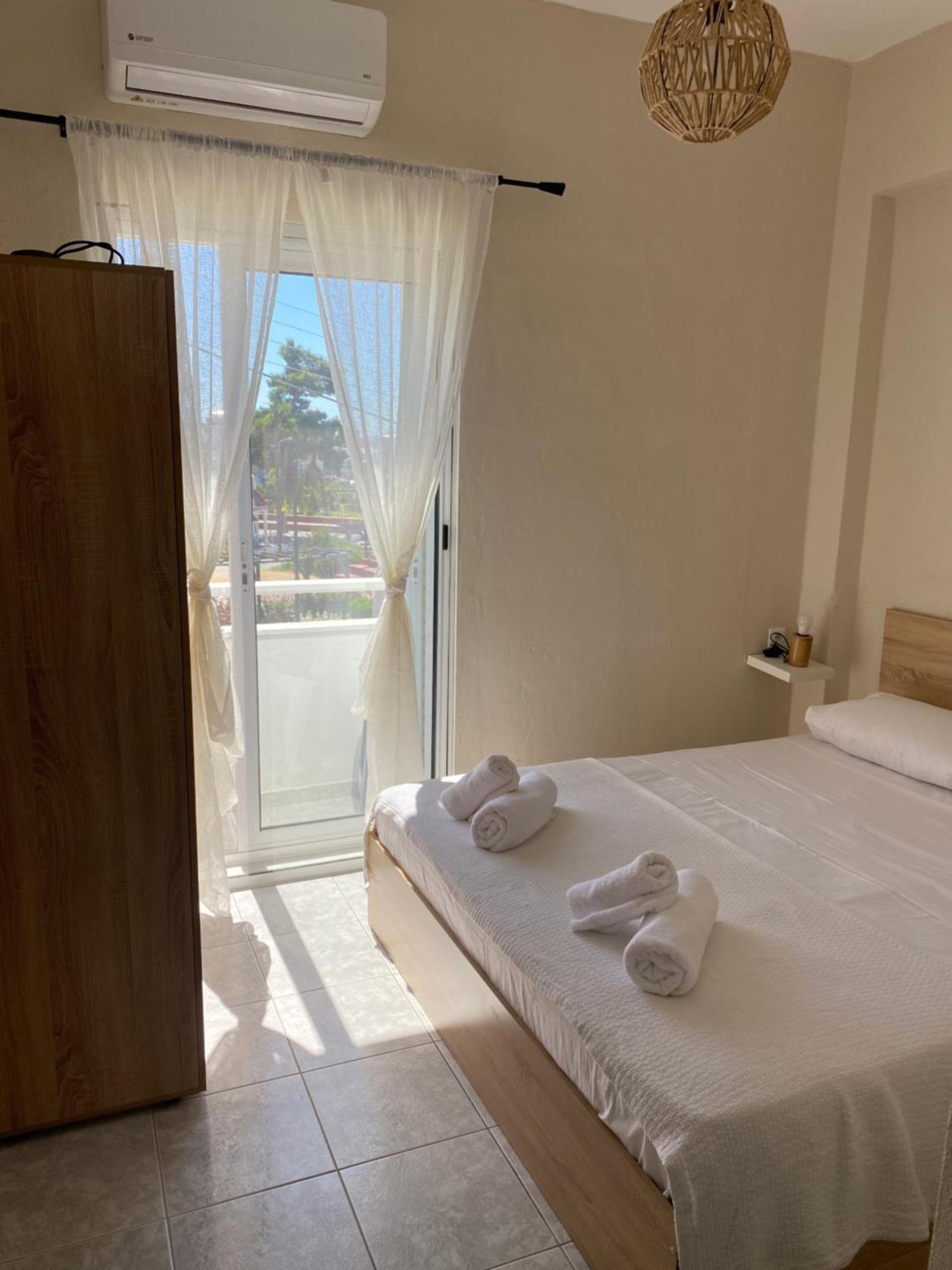 Sun & Sea Nea Iraklia Exterior foto